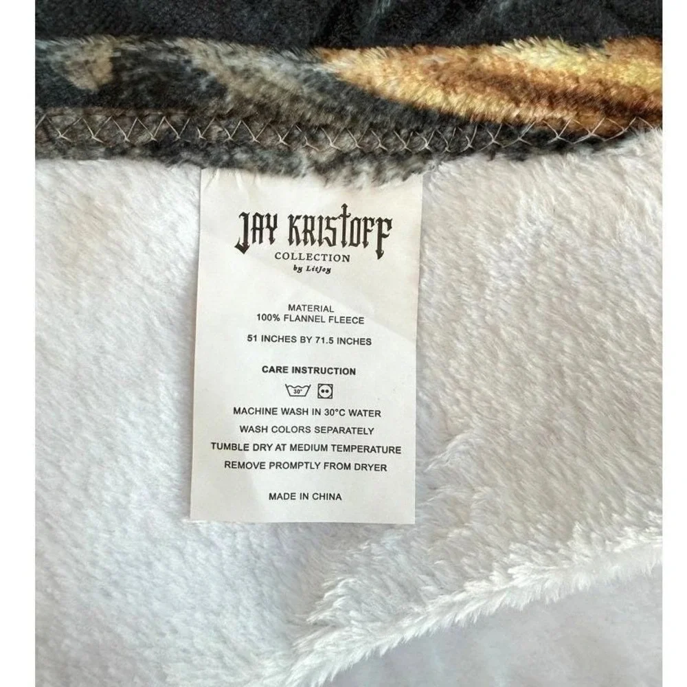 Jay Kristoff LitJoy Nevernight Chronicles Mia Corvere Fleece Blanket 51x71.5 NEW